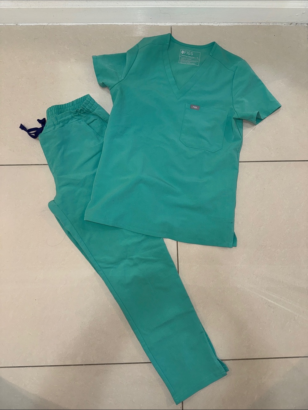 Figs Women's Scrub Set in Teal